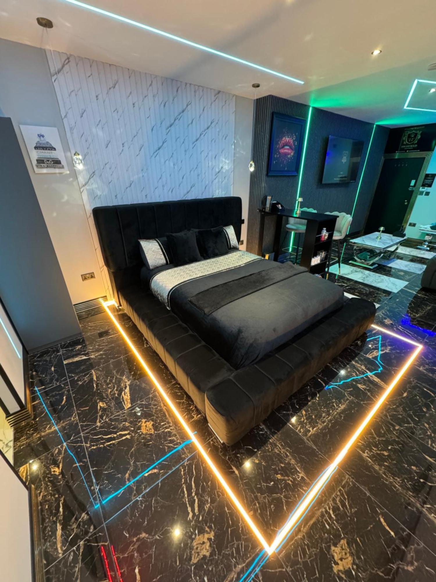 Highfield Private * Bradford (West Yorkshire)