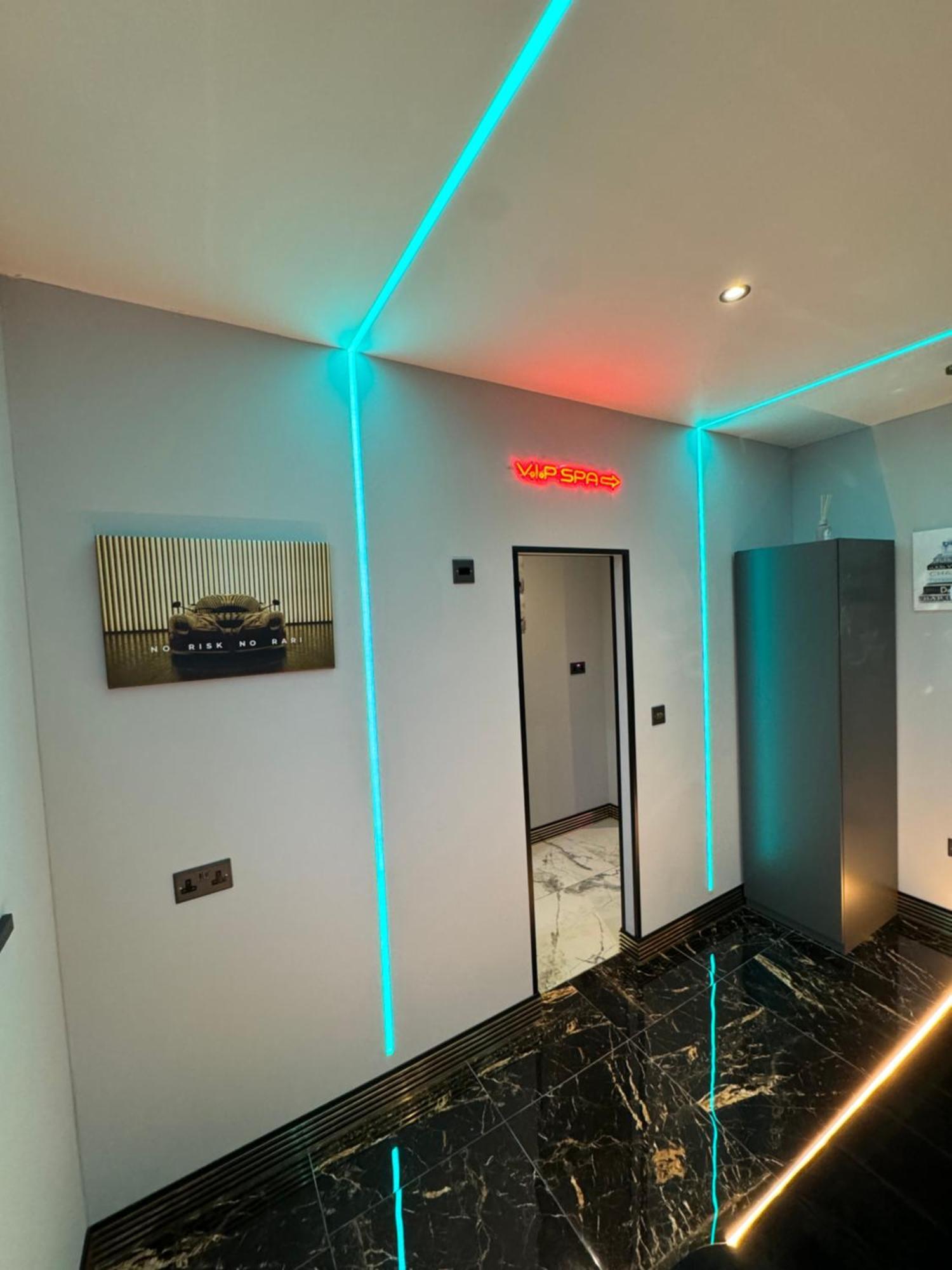 Highfield Private * Bradford (West Yorkshire)